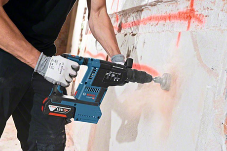 Ensemble combiné 3 pièces Bosch bleu perceuse-visseuse sans fil GSR 18V-65, marteau perforateur GBH 18V-26, meuleuse d'angle GWS 18V-11, 2x GBA 18V 5,0Ah-5,5Ah - 0615A500aj