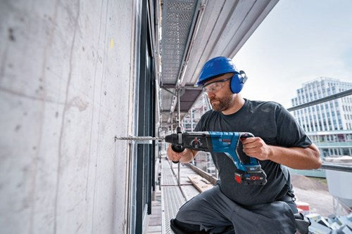 Bosch professional gbh 18v-28 d - marteau perforateur sans fil - sans batterie ni chargeur - avec poignée, chiffon de machine et butée de profondeur