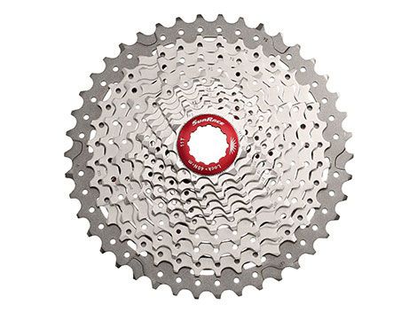 Cassette Sunrace CSMX8 11 VITESSE 11-42 dents en argent dans la boîte