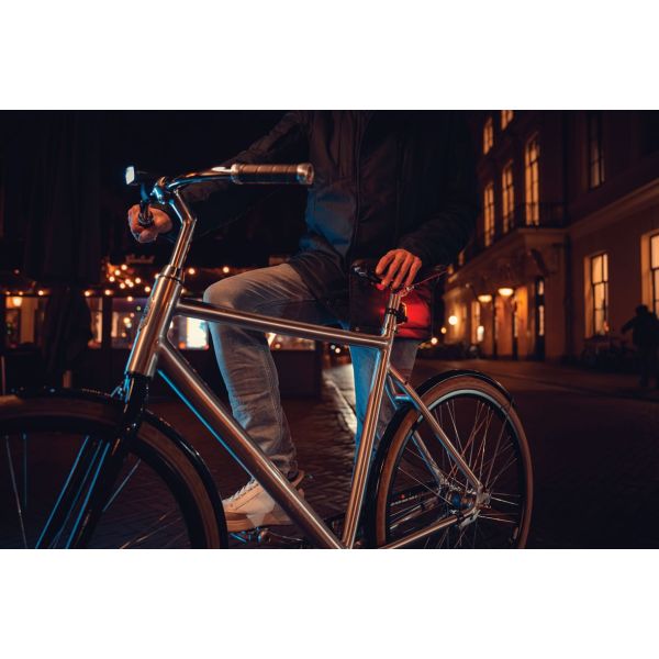 Axa Kit d'éclairage LED Dwn 50 Kit d'éclairage à batterie Dwn 50 lux USB