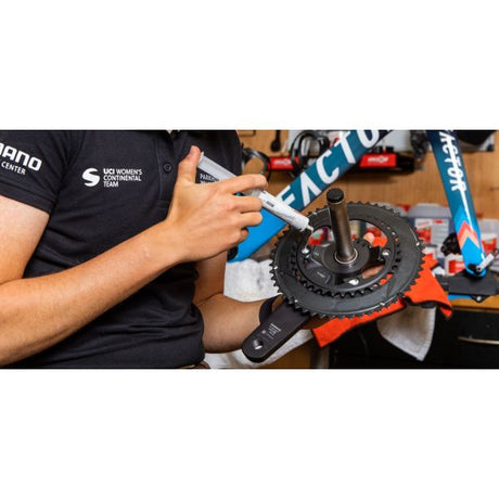 Coffret Cyclon comprenant 3 seringues et 3 pinceaux pour le bar à graisse