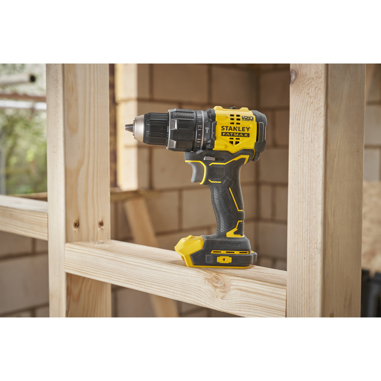 Tournevis perceuse à percussion Stanley Fatmax V20 18V (noir jaune, 2 piles et chargeur inclus, avec étui)