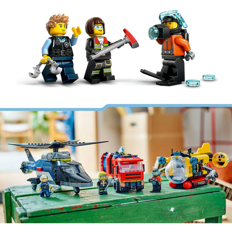 Lego city 60462 remix d'un hélicoptère, d'un camion de pompiers et d'un sous-marin