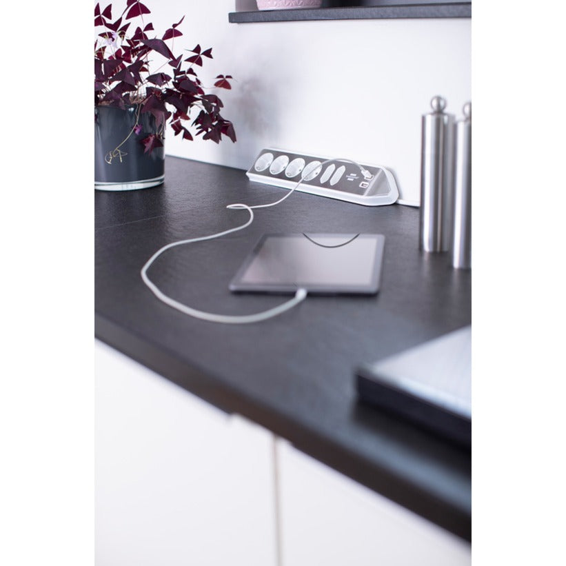 Brennenstuhl Brennenstuhl Estilo HoekstopContact 4 fois avec USB Charge Func
