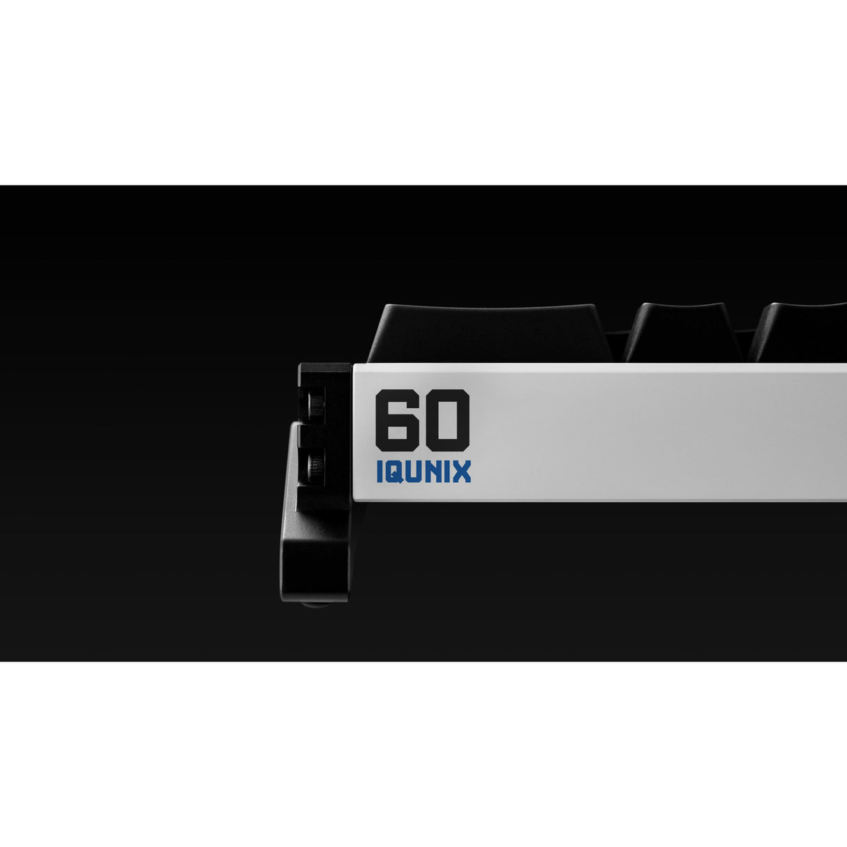 Clavier de jeu à commutateur magnétique Iqunix ez60 (noir, disposition américaine (qwerty), jeu de jade magnétique Gateron, 60 %, RVB, touches PBT double injection)