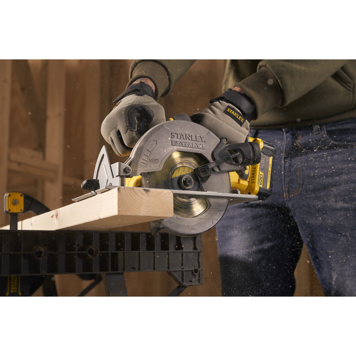 Scie circulaire manuelle Stanley fatmax v20 18v (noir jaune, batterie et chargeur non inclus)