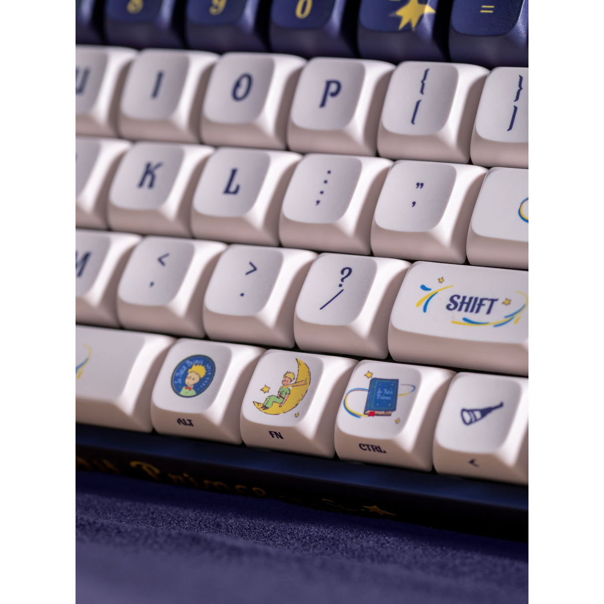 Clavier de jeu mécanique Iqunix F97 Starry Tryst RGB (bleu foncé, disposition américaine (QWERTY), rose silencieuse Iqunix, 96 %, LED RVB, remplaçables à chaud, PBT, 2,4 GHz | Bluetooth 5.1 | USB-C)