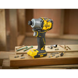 Visseuse à percussion sans balais Stanley v20 18v (jaune noir, étui, 2 batteries et chargeur inclus)