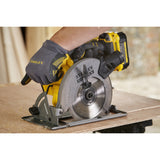Scie circulaire manuelle Stanley fatmax v20 18v (noir jaune, batterie et chargeur non inclus)