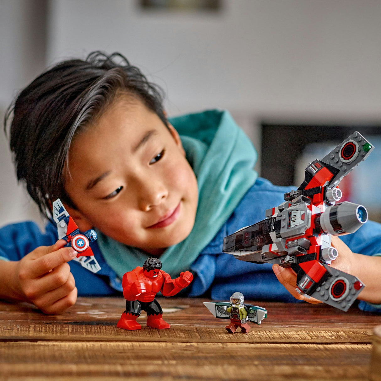 Lego Marvel 76292 Duel Captain America contre Hulk Rouge