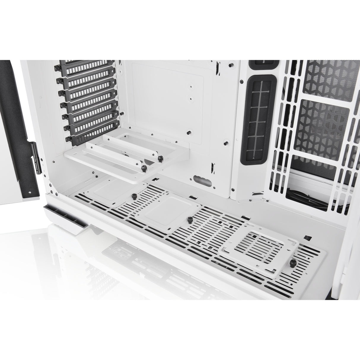 Boîtier tour midi Thermaltake view 51 tg snow argb edition (blanc | 4x USB-A | 1x USB-C | RVB | fenêtre)