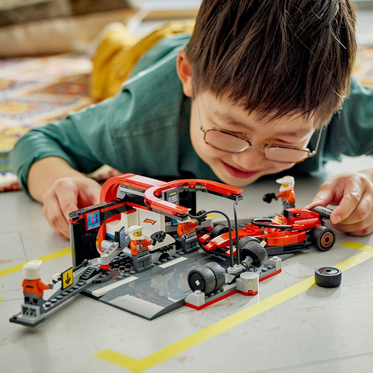 Lego 60443 City Arrêt au stand F1 et équipe au stand avec Ferrari