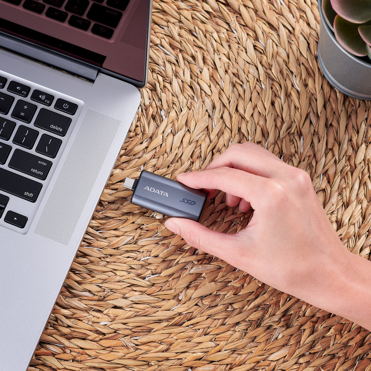 SSD externe Adata sc750 1 To (titane, sc750-1000g-ccbk, USB-C 3.2 (10 Gbit s))
