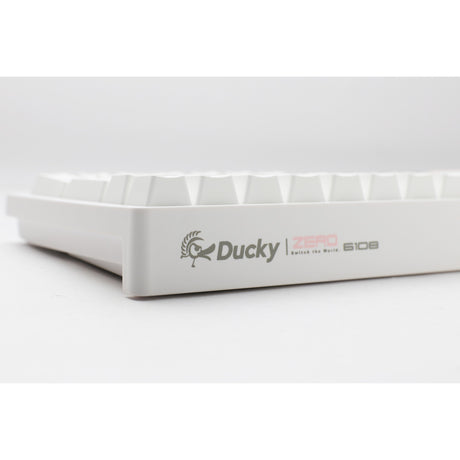 Ducky Zero 6108 clavier de jeu mécanique RVB blanc pur (blanc, disposition américaine (QWERTY), Cherry MX2A Speed Silver, 100 %, LED RVB, PBT double-shot, échange à chaud, 2,4 GHz | Bluetooth | USB-C)