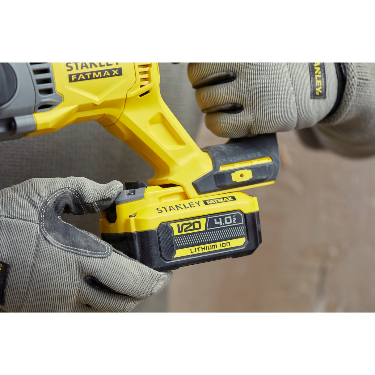 Stanley Fatmax V20 Kit combiné de perceuse à percussion sans fil sans balais 18 V (jaune noir, SDS+, 2 batteries et chargeur inclus, avec étui)