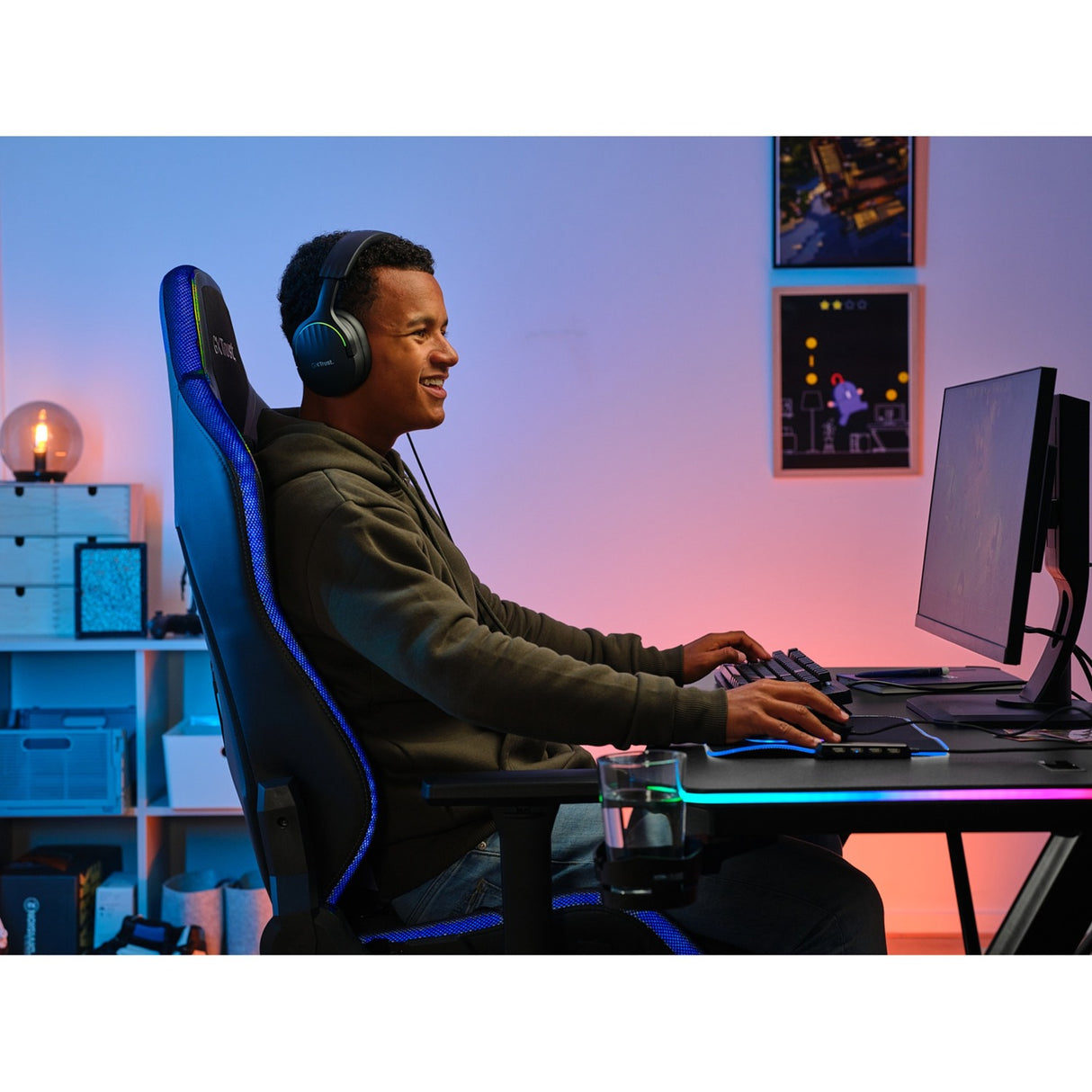 Bureau de jeu Trust GXT 709 Luminus RGB
