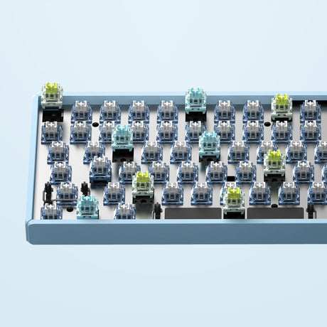 Clavier mécanique sans fil Iqunix F97 Wintertide (bleu clair, disposition américaine (QWERTY), Cherry MX Brown, 96 %, LED RVB, remplaçables à chaud, PBT, 2,4 GHz | Bluetooth 5.1 | USB-C)