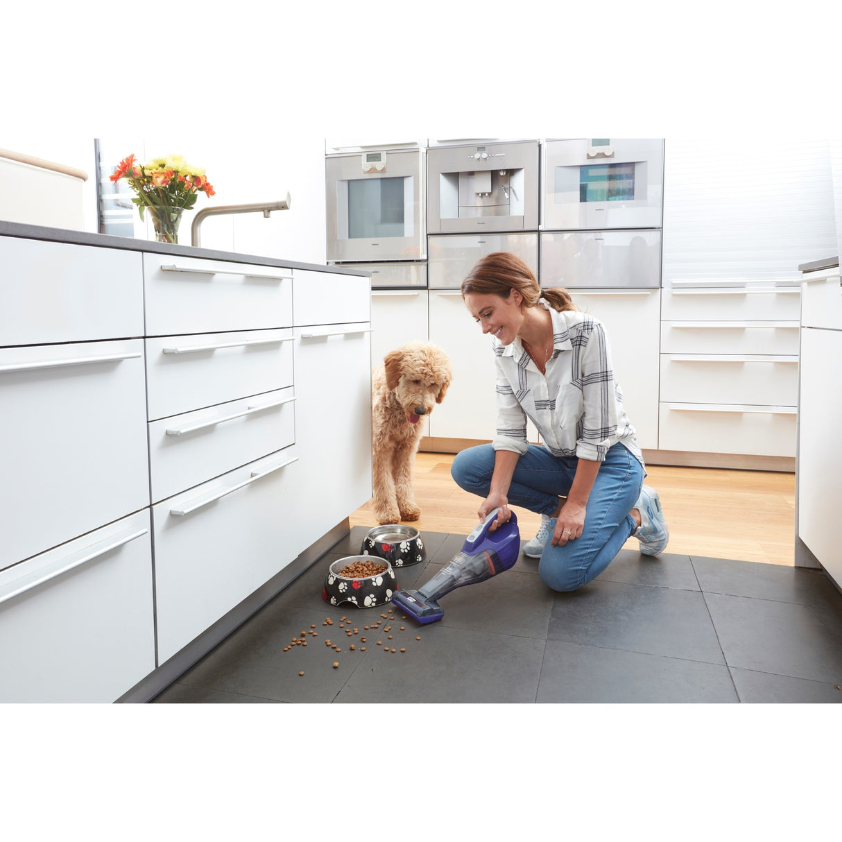 Aspirateur à main pour animaux de compagnie Black+decker dvb315jp 12v 1,5ah avec brosse pour animaux
