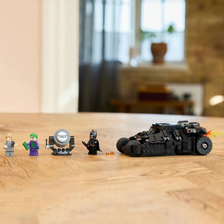 Lego DC 76303 Batman Tumbler contre deux-faces et le joker