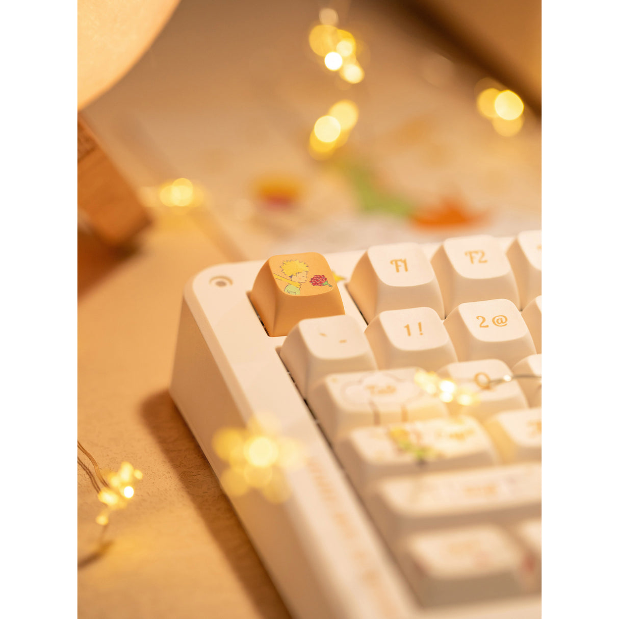 Clavier mécanique sans fil Iqunix zx75 Sunset Ponder (jaune clair, disposition américaine (qwerty), iquunix petit prince, 75 %, LED RVB, remplaçable à chaud, pbt double prise, 2,4 GHz | Bluetooth 5.1 | USB-C)