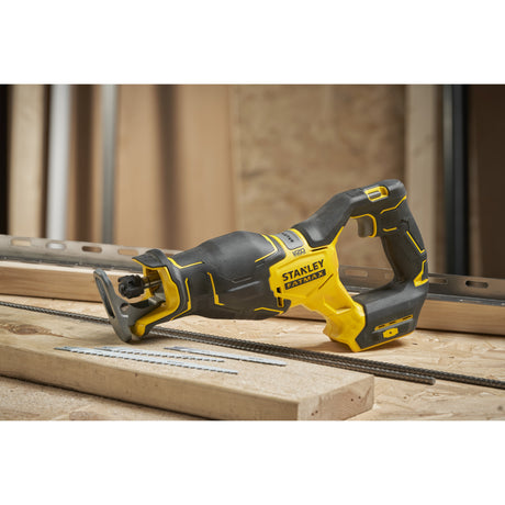 Scie alternative sans balais Stanley fatmax v20 18v (noir jaune, batterie et chargeur non inclus)