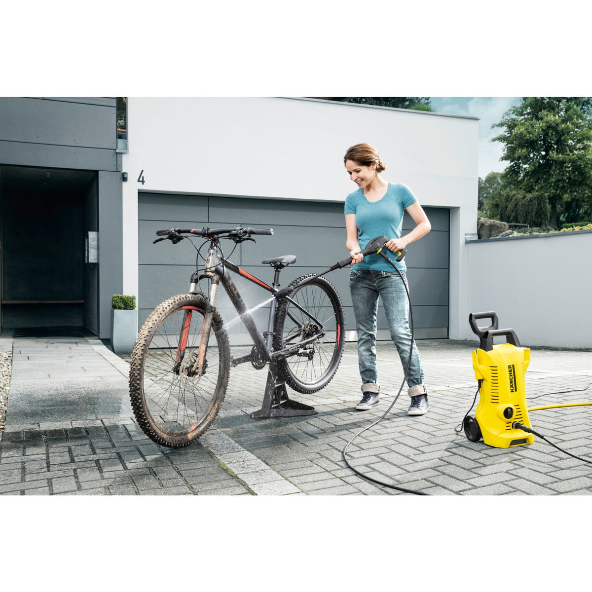 Nettoyeur haute pression Kärcher K2 Power Control - 110 bar - 360 l h - 20 m² h - support d'application - convient entre autres. petites voitures - vélos - salon de jardin - chaises de jardin