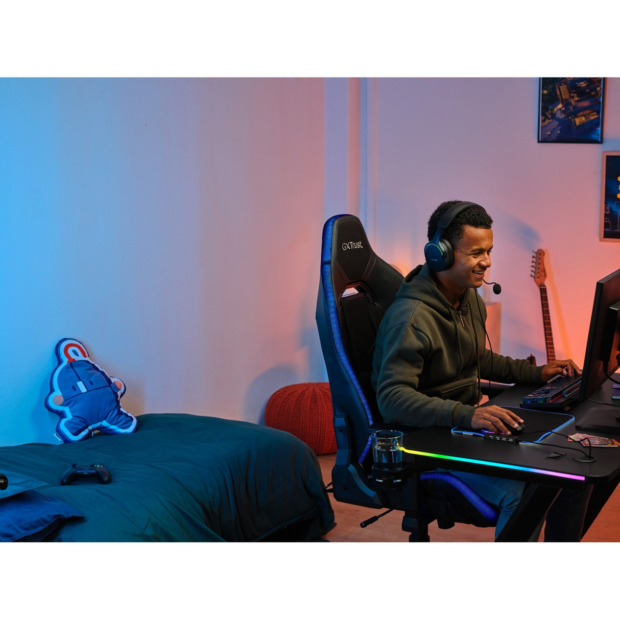 Bureau de jeu Trust GXT 709 Luminus RGB