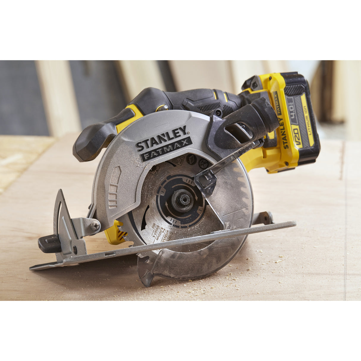 Scie circulaire manuelle Stanley fatmax v20 18v (noir jaune, batterie et chargeur non inclus)