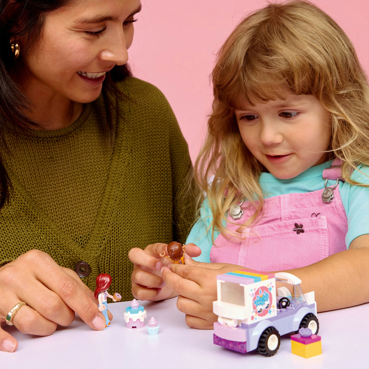 Lego Friends 42675 Voiture de livraison de gâteau licorne