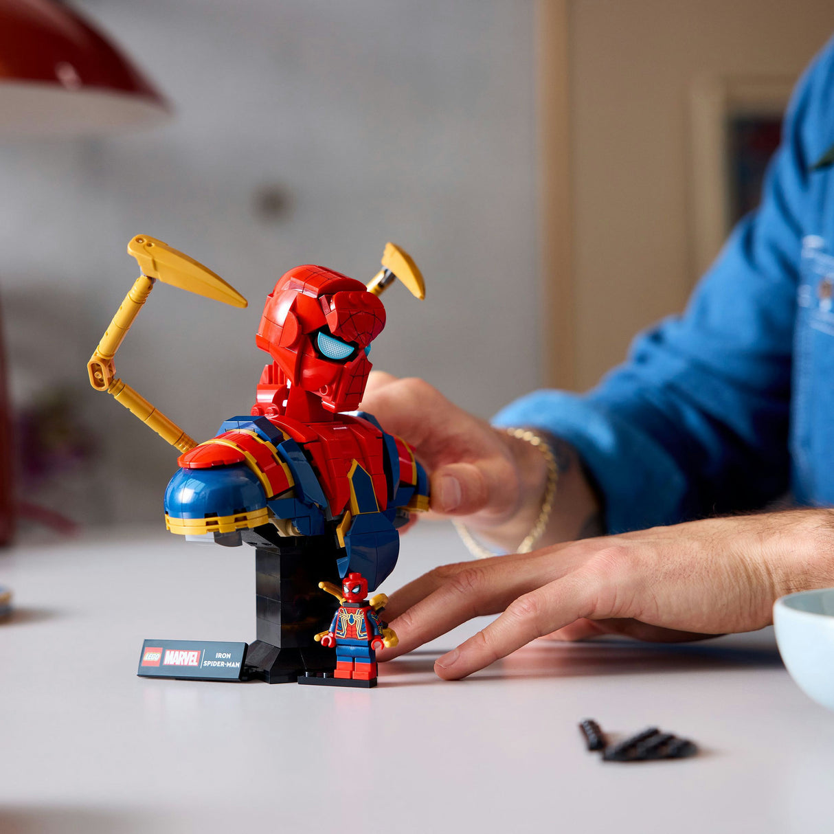 Lego super héros 76326 buste de Spider-Man en fer