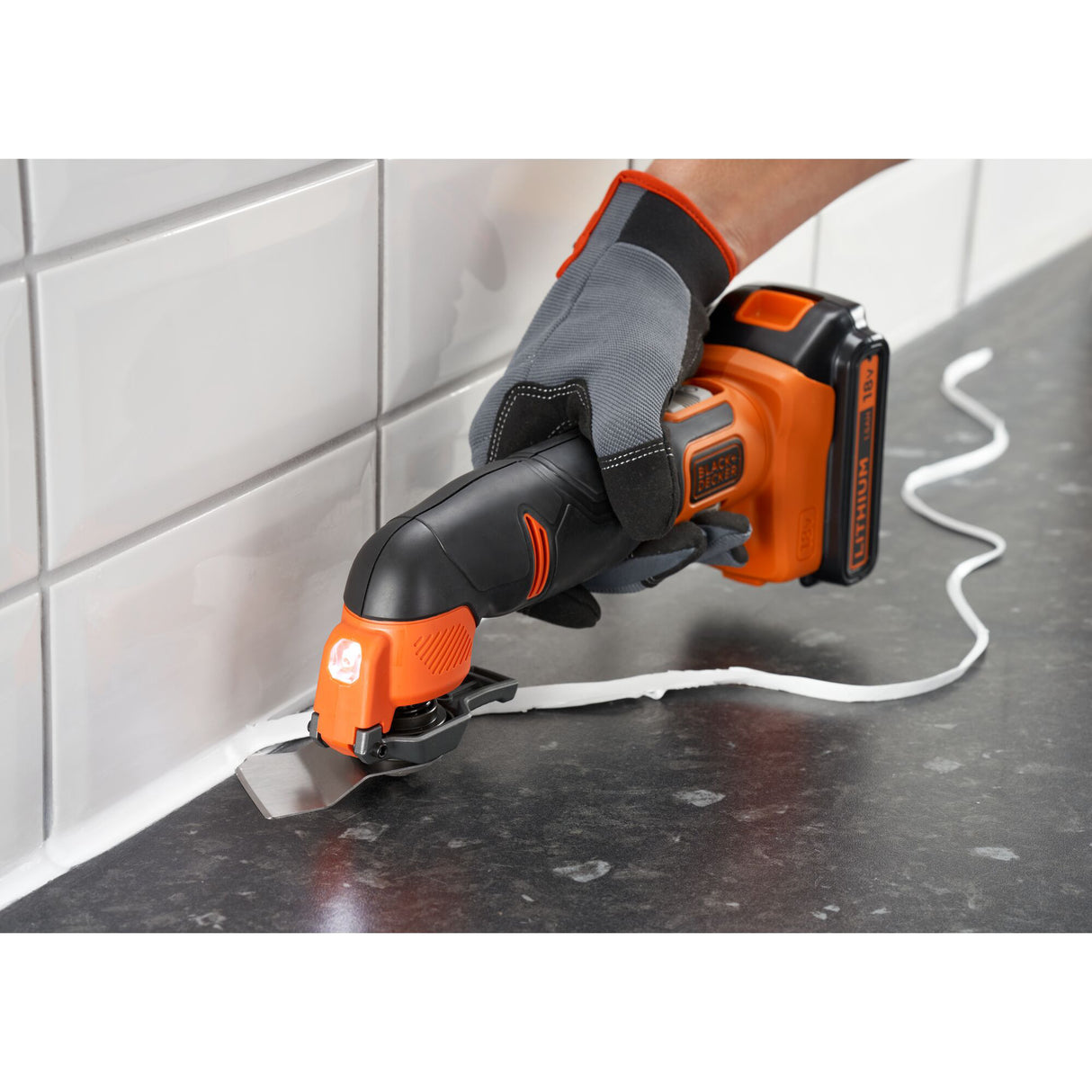 Tournevis Black+decker 18v + pack multi-outils oscillant 18v (noir orange)