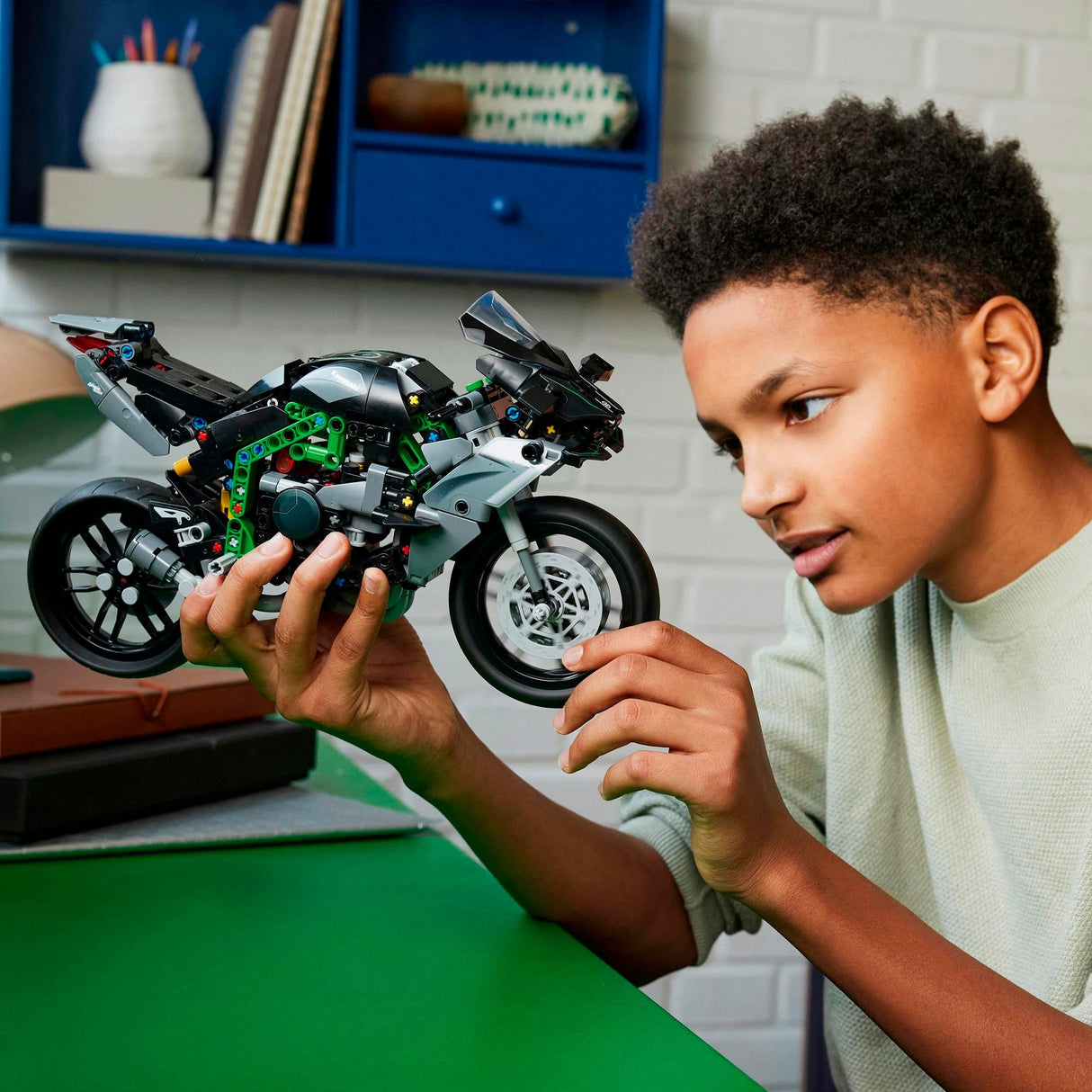 Lego Technic 42170 Kawasaki Ninja H2R Motor