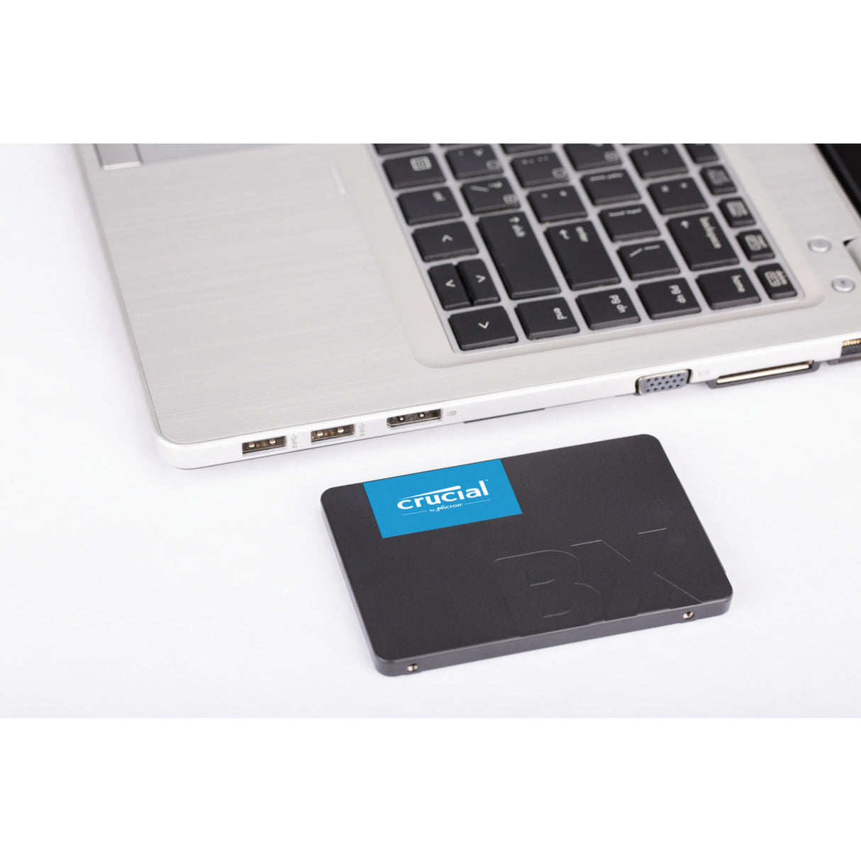 CT1000BX500SSD1 BX500 SSD interne, 1 To, 2,5, SATA3 6 Gbps, A adaptateur W