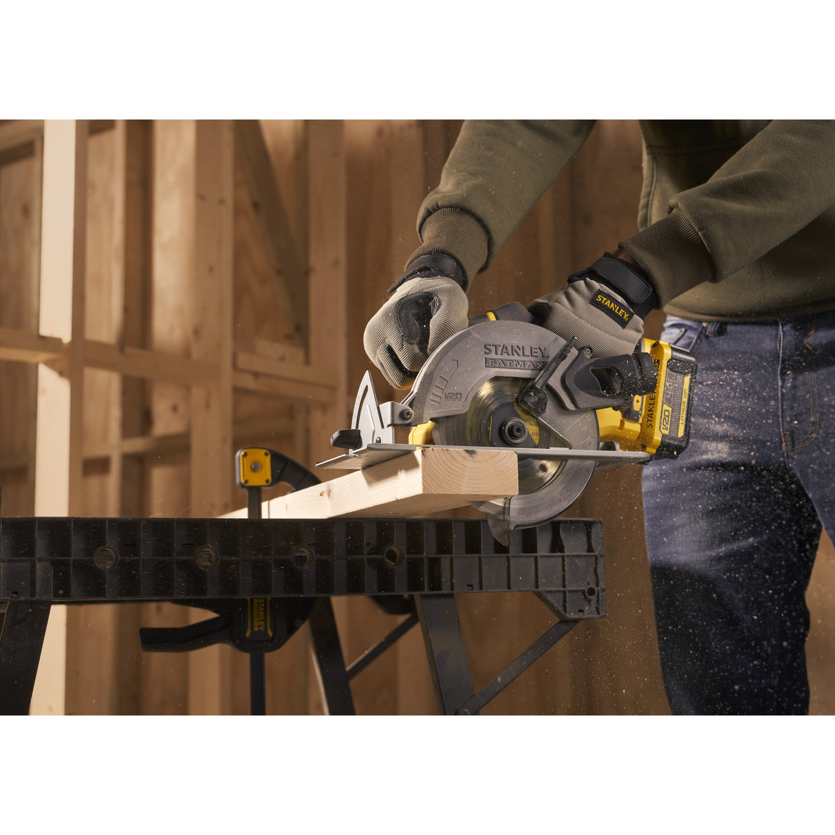 Scie circulaire manuelle Stanley fatmax v20 18v (noir jaune, batterie et chargeur non inclus)