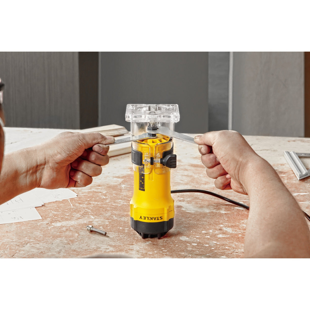 Fraiseuse de chant Stanley 550w (jaune noir)