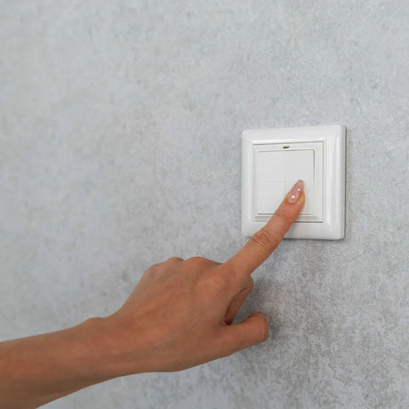 Interrupteur mural Shelly Blu 4 + interrupteur adaptateur Busch-Jaeger (blanc, Bluetooth 4.2)