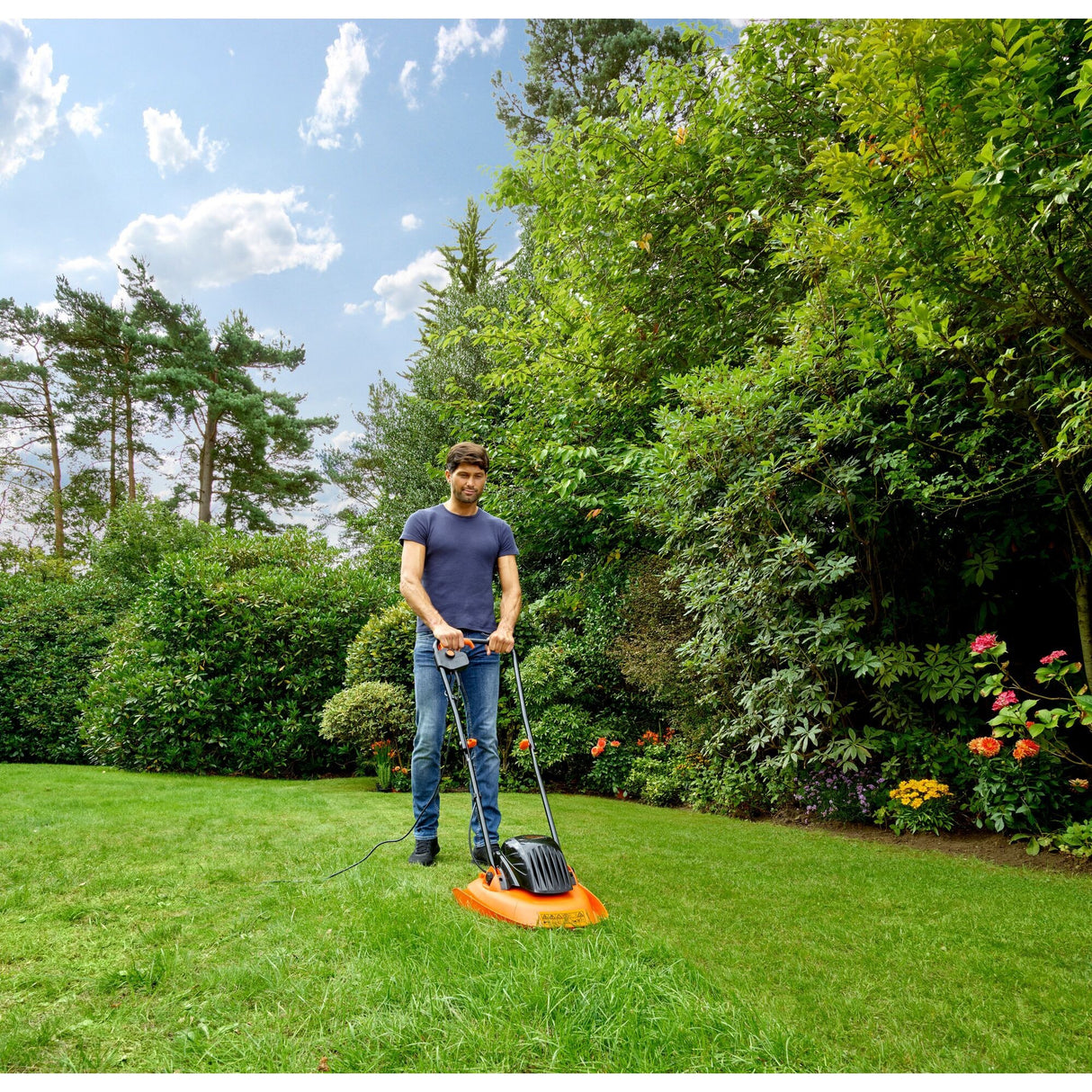 Tondeuse à vol stationnaire Black+decker 1200w, largeur de coupe de 30 cm - bemwh551-qs