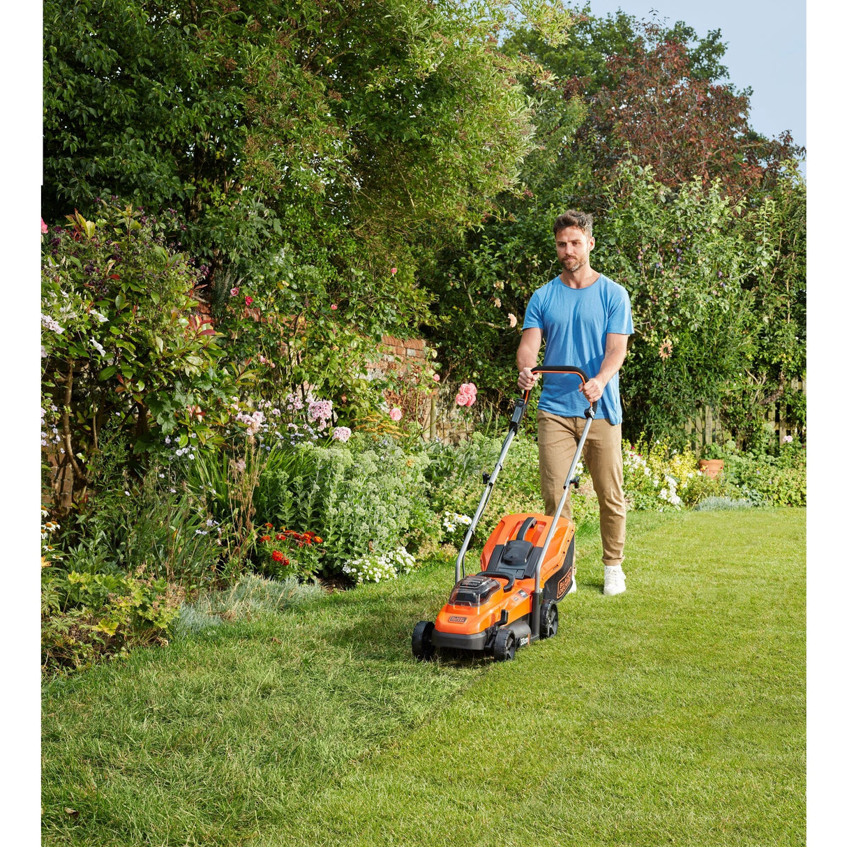 Tondeuse à gazon Black+decker bcmw3318l2-qw 2x 18v (orange noir, 2x batterie 18v 2,5ah et chargeur inclus)