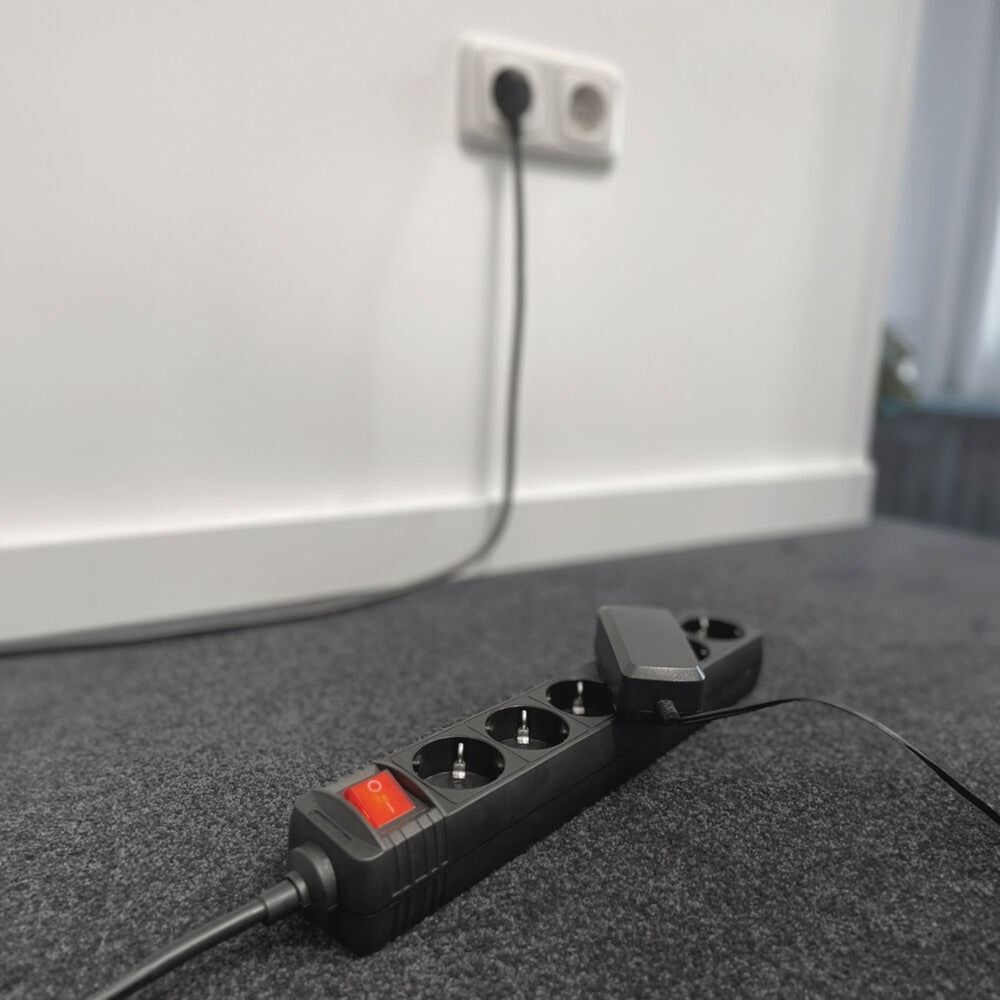 Multiprise Act avec interrupteur lumineux, 6 prises, 3 m, noir ac2465