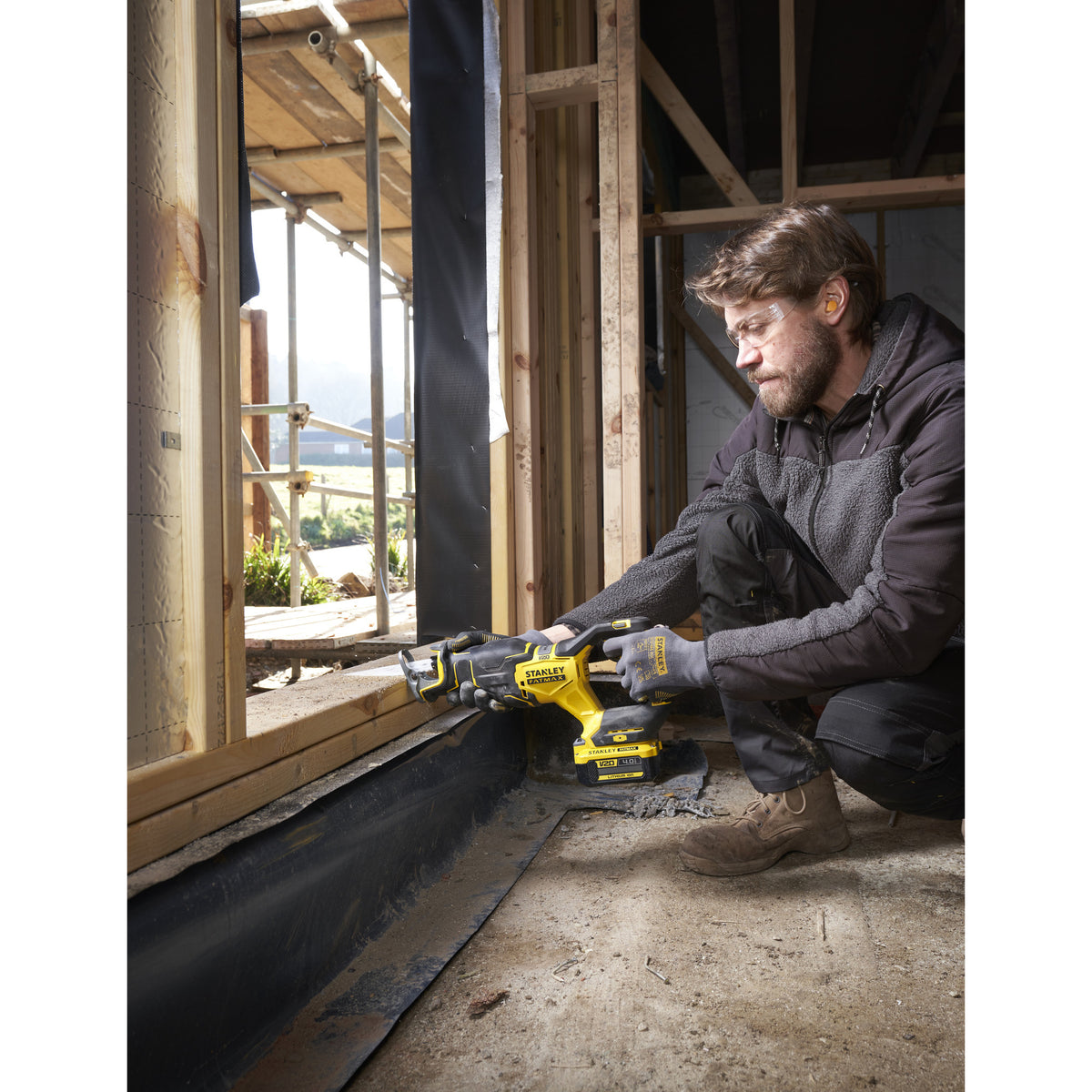 Stanley outils électriques scie alternative Stanley sfmcs311m1t-qw | v20 | 18v | y compris Batterie et chargeur 4,0 Ah - sfmcs311m1t-qw