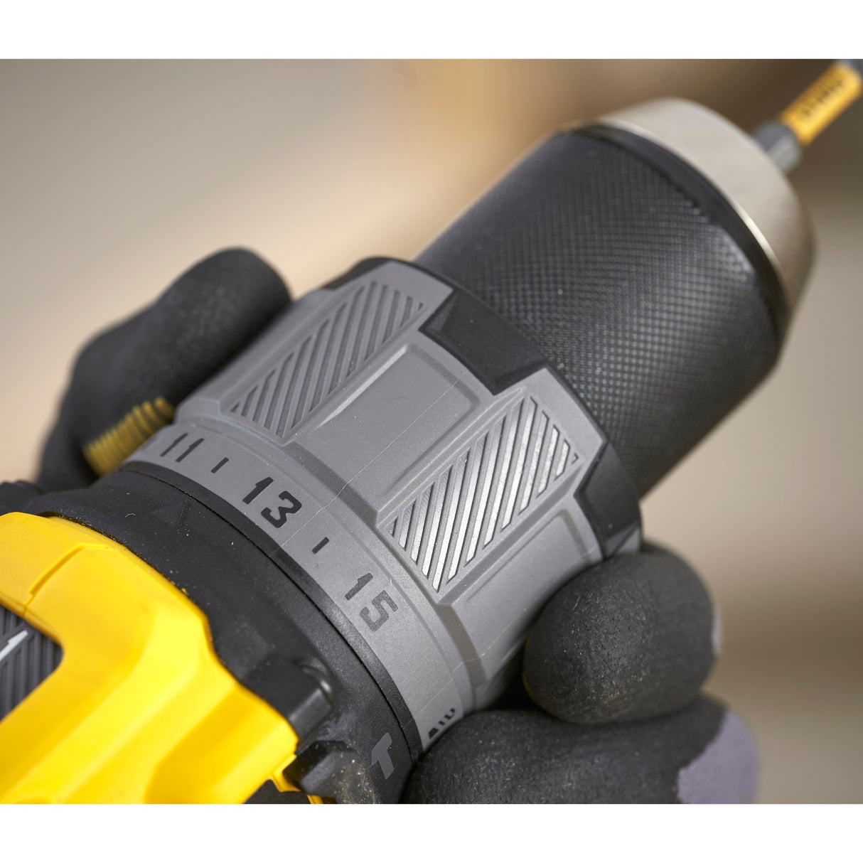 Tournevis sans balais Stanley fatmax v20 18v (jaune noir, batterie et chargeur non inclus)
