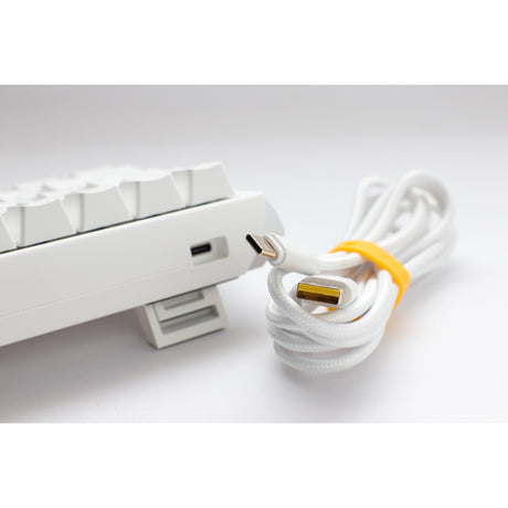 Clavier mécanique mini RVB blanc pur Ducky One 3 classique (blanc, disposition américaine (qwerty), rouge cerise mx, 60 %, LED RVB, pbt double prise, remplaçable à chaud, mécanique charlatan)