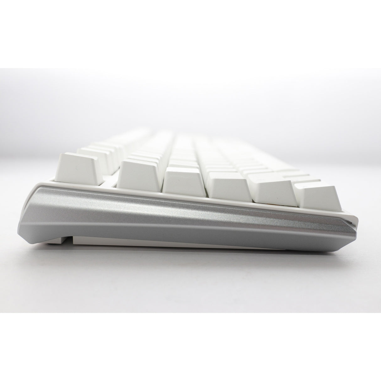 Clavier mécanique RVB blanc pur classique Ducky One 3 (blanc, disposition américaine (qwerty), cerise mx speed silver, 100 %, LED RVB, pbt double-shot, remplaçable à chaud, mécanique charlatan)