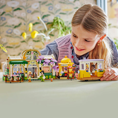 Ensemble de construction Lego ® Friends, un café aux plantes et un magasin de fleurs - 42671