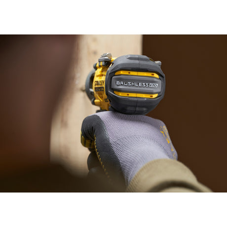 Visseuse à percussion sans balais Stanley v20 18v (jaune noir, étui, 2 batteries et chargeur inclus)