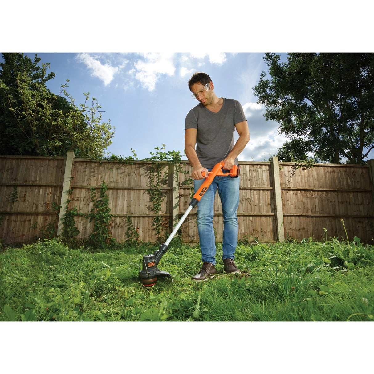 Coupe-herbe à batterie Black+decker st182320 (orange, batterie incluse)