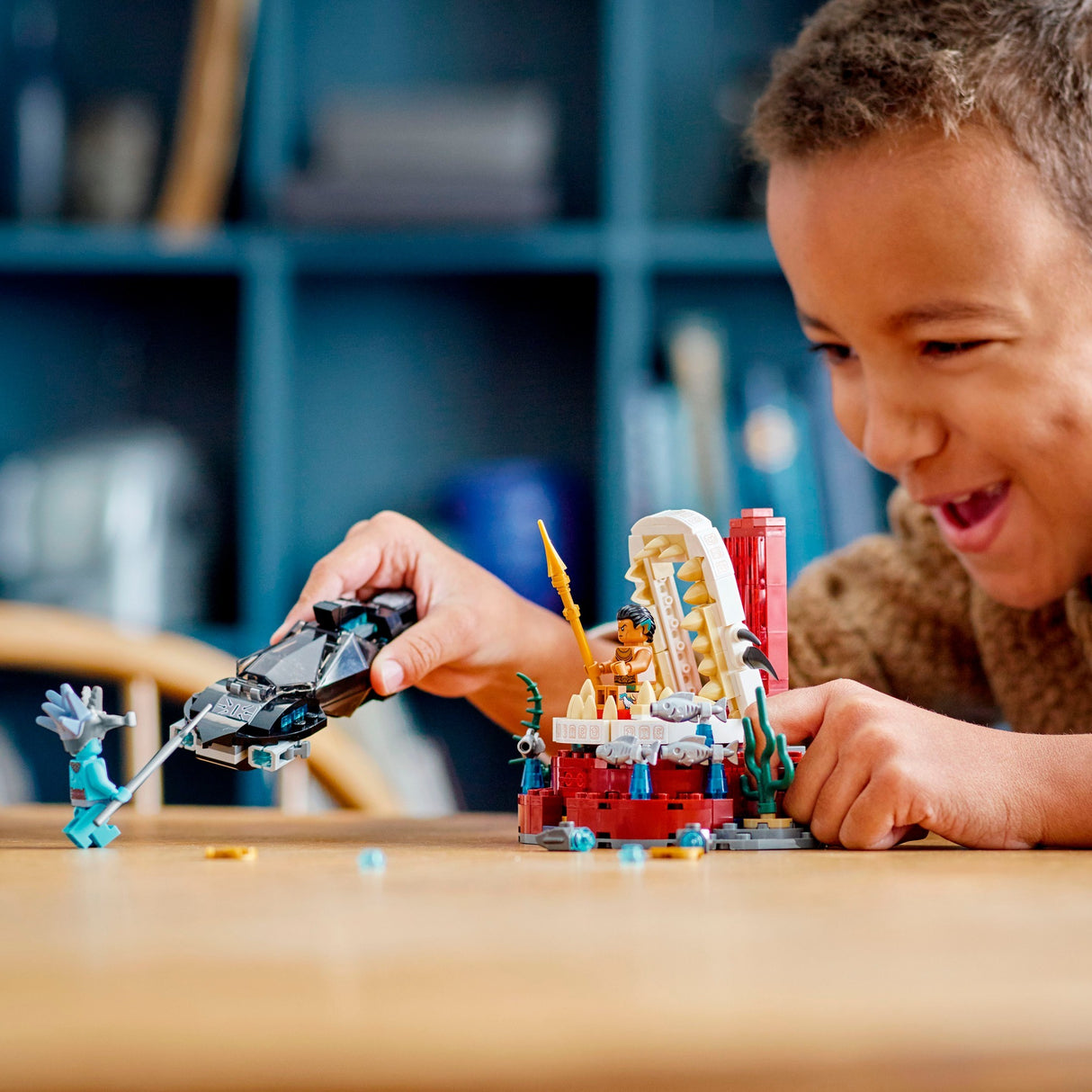 Lego Marvel - Jouet de construction de la salle du trône du roi Namor (76213)