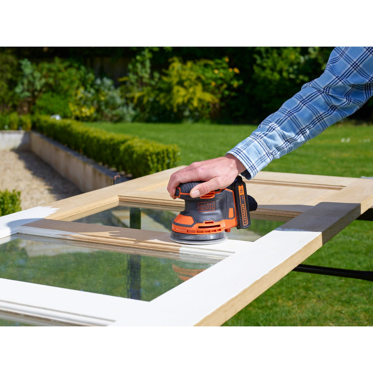 Pack tournevis Black+decker 18v + ponceuse excentrique 18v (noir orange)