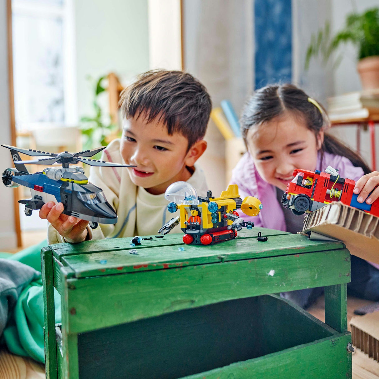 Lego city 60462 remix d'un hélicoptère, d'un camion de pompiers et d'un sous-marin