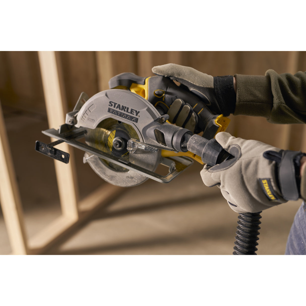Scie circulaire manuelle Stanley fatmax v20 18v (noir jaune, batterie et chargeur non inclus)